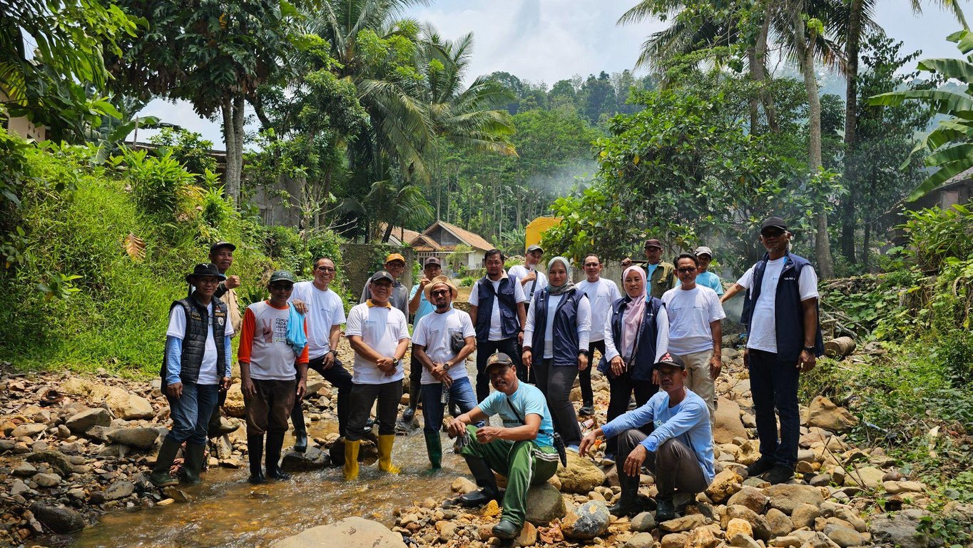 KTI dan PJT II Bersinergi Lestarikan Lingkungan Lewat Aksi Bersih Sungai Cikoneng di Padarincang
