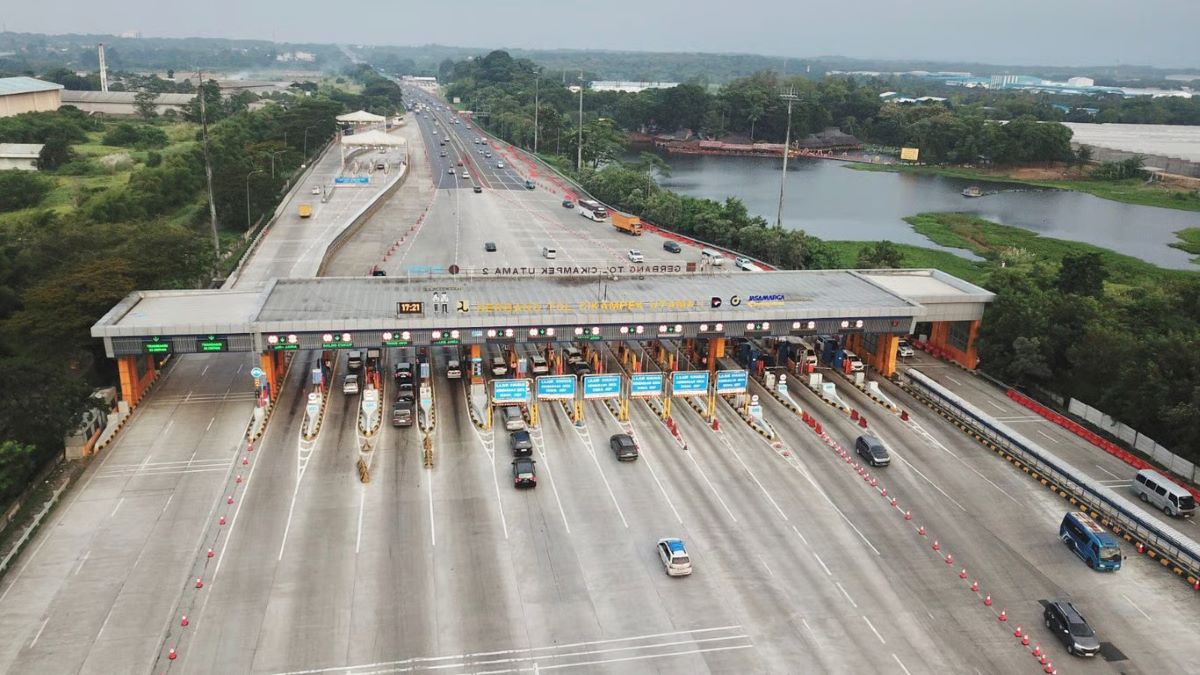 Potongan Tarif Tol Berlaku Hari ini di Tol Trans Jawa, JTT Terus Pantau Lalu Lintas Melewati GT Cikampek Utama